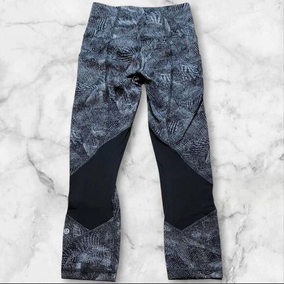 Lululemon Size 2 Pace Rival 23" - Picture 2 of 4